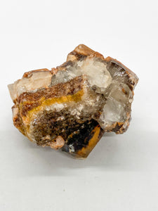 Iron-oxidized Quartz on Calcite