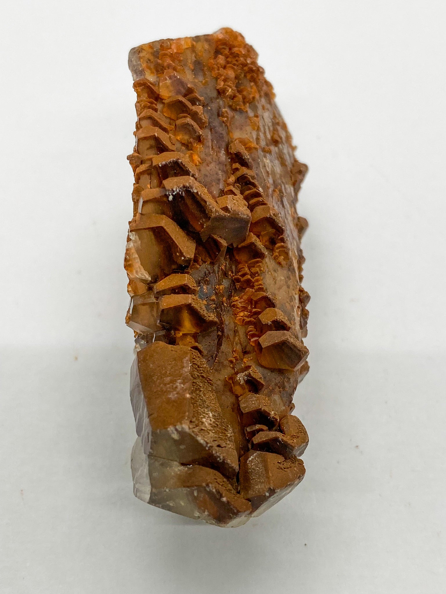 Iron-oxidized Quartz on Calcite