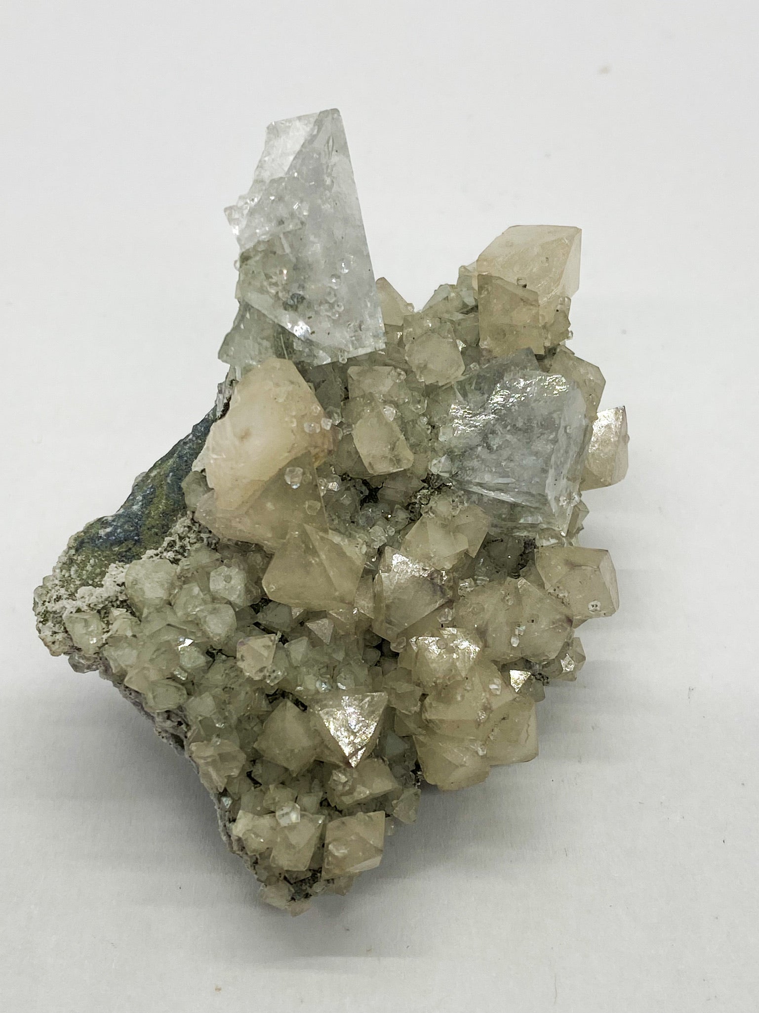 Octahedral Scheelite with Cube Fluorite